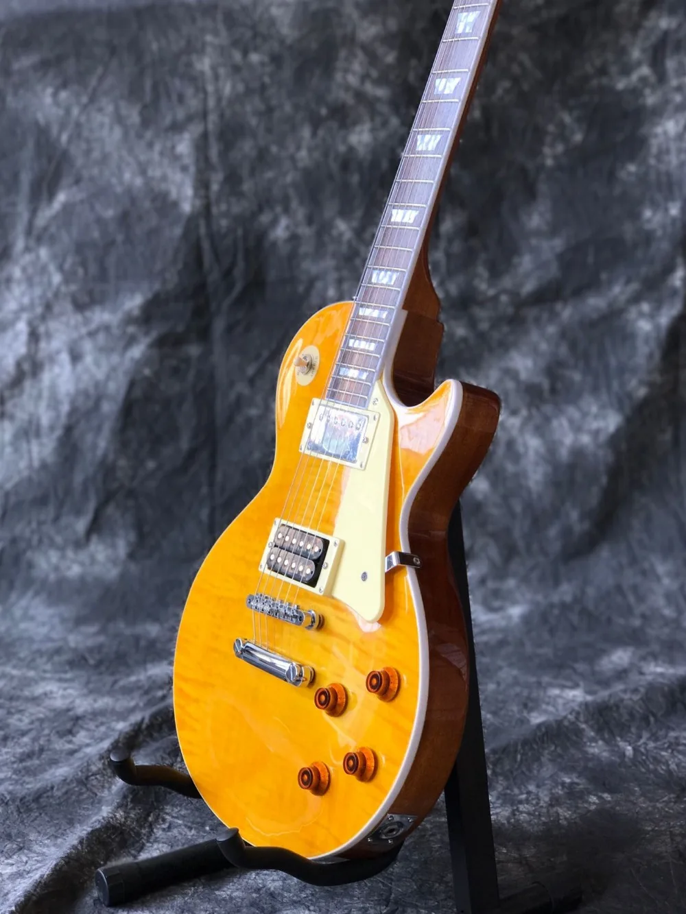 custom shop.Mahogany body electric guitar Standard R9 Tiiger Leek maple top gitaar